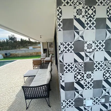 Single-story With Private Pool In Salir Do Porto