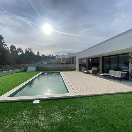 Single-story With Private Pool In Salir Do Porto Villa